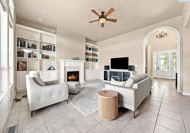 Photo 4 of Single family home for sale at 298 Piper St, Richland, WA 99352 | MLS# 296251 | Listing updated on 2026-09-10