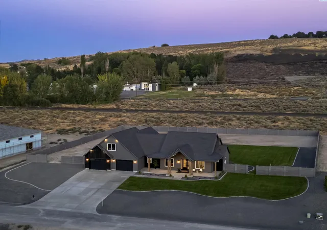 Photo 1 of Single family home for sale at 14221 S Abigail Pl, Kennewick, WA 99338 | MLS# 296317 | Listing updated on 2026-09-11