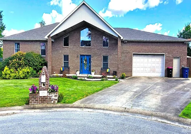 Photo 1 of Sale Pending at 509 Mount Ashley Rd, Evansville, IN 47711 | MLS# 202543381 | Listing updated on 2026-09-09