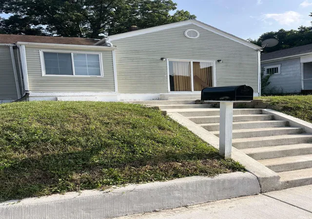 Photo 1 of Manufactured home for sale at 726 W Calvert St, South Bend, IN 46613 | MLS# 202547849 | Listing updated on 2026-10-11