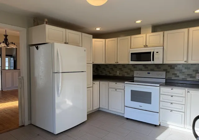 Photo 2 of Manufactured home for sale at 612 17th Street, Bedford, IN 47421 | MLS# 202549035 | Listing updated on 2026-09-02