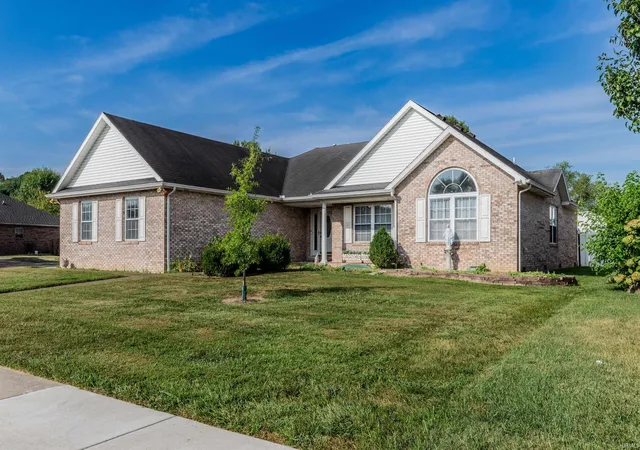 Photo 2 of Manufactured home for sale at 9120 Clear Crk Dr, Evansville, IN 47711 | MLS# 202602955 | Listing updated on 2026-09-17