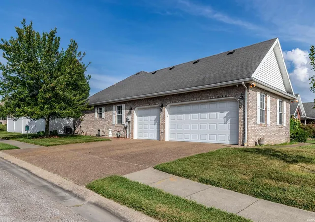 Photo 3 of Manufactured home for sale at 9120 Clear Crk Dr, Evansville, IN 47711 | MLS# 202602955 | Listing updated on 2026-09-17