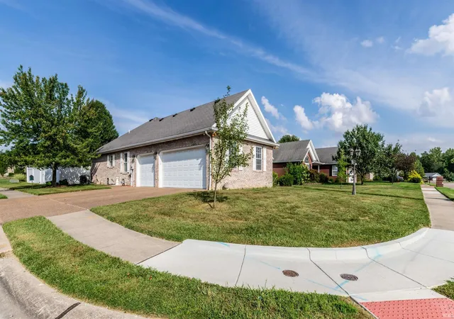 Photo 4 of Manufactured home for sale at 9120 Clear Crk Dr, Evansville, IN 47711 | MLS# 202602955 | Listing updated on 2026-09-17