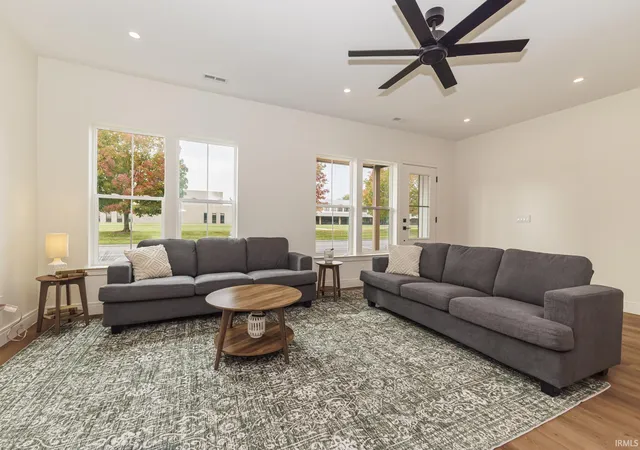 Photo 3 of Manufactured home for sale at 718 N Walnut St, Muncie, IN 47305 | MLS# 202613045 | Listing updated on 2026-10-02