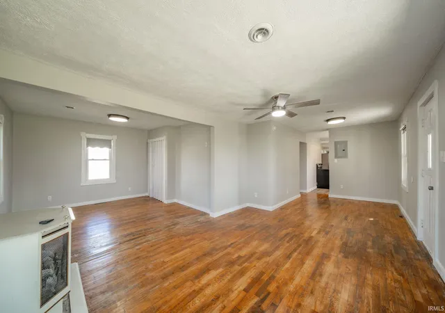 Photo 3 of Manufactured home for sale at 3500 E Race St, Muncie, IN 47303 | MLS# 202613933 | Listing updated on 2026-09-13
