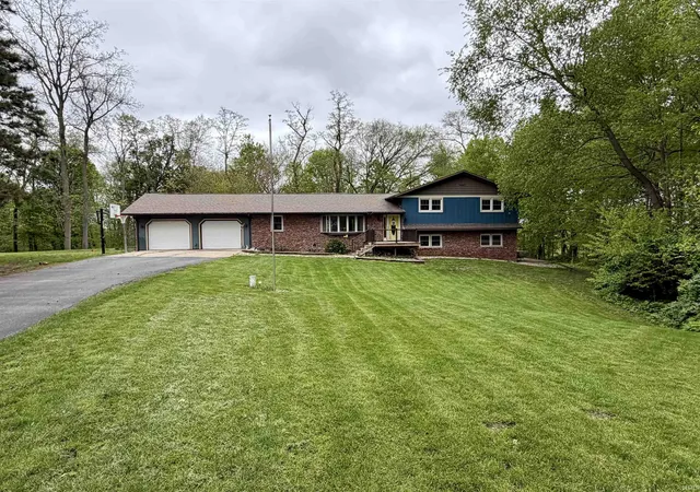 Photo 2 of Manufactured home for sale at 1802 S Carole Ct, Peru, IN 46970 | MLS# 202615686 | Listing updated on 2026-09-09
