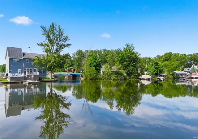 Manufactured home for sale at 1425 E 700 Road, Wolcottville, IN 46795 | MLS# 202620405