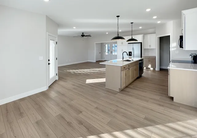 Photo 3 of Single family home for sale at 4432 Violet Dr, Evansville, IN 47725 | MLS# 202621773 | Listing updated on 2026-10-19