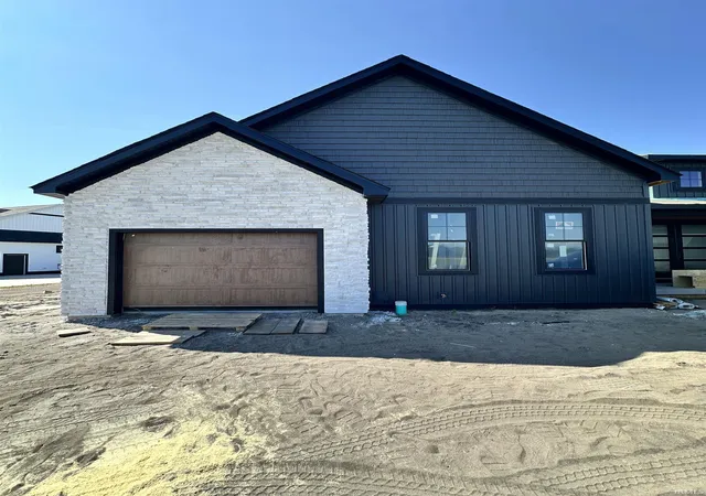 Photo 3 of Manufactured home for sale at 18576 Fontana Dr, South Bend, IN 46637 | MLS# 202622312 | Listing updated on 2026-09-11