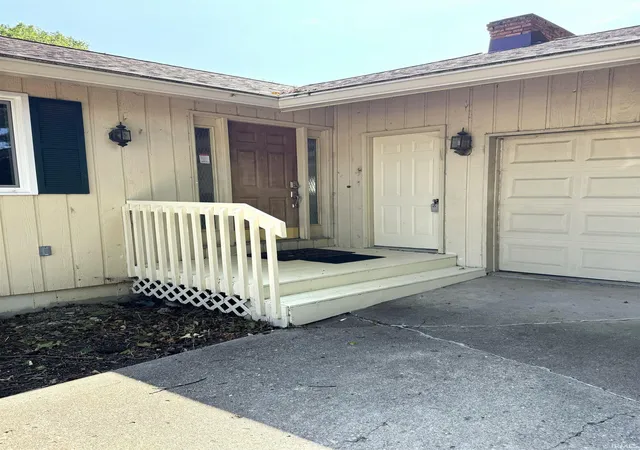 Photo 3 of Manufactured home for sale at 2707 W Woodbridge Dr, Muncie, IN 47304 | MLS# 202622519 | Listing updated on 2026-10-26