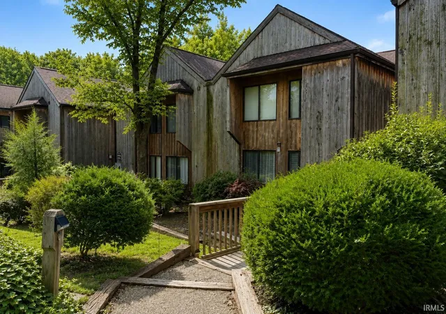 Photo 3 of Condo for sale at 9525 S Pointe Lasalles Dr #86, Bloomington, IN 47401 | MLS# 202623993 | Listing updated on 2026-09-01
