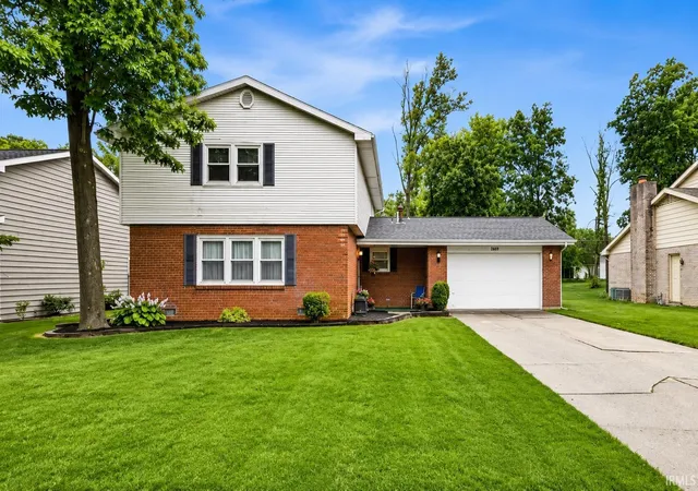 Photo 2 of Manufactured home for sale at 2609 W Riggin Rd, Muncie, IN 47304 | MLS# 202624757 | Listing updated on 2026-09-10