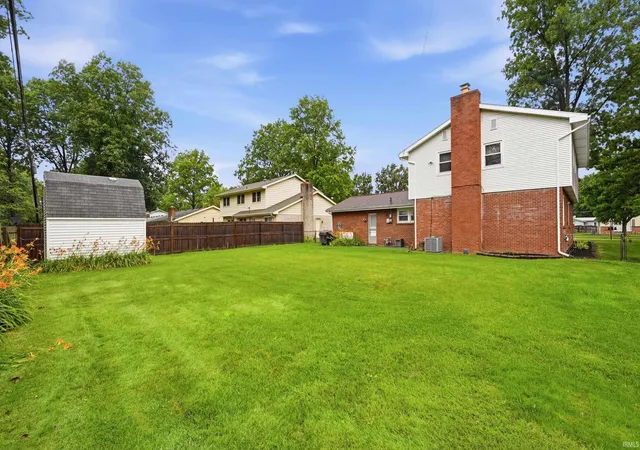 Photo 3 of Manufactured home for sale at 2609 W Riggin Rd, Muncie, IN 47304 | MLS# 202624757 | Listing updated on 2026-09-10