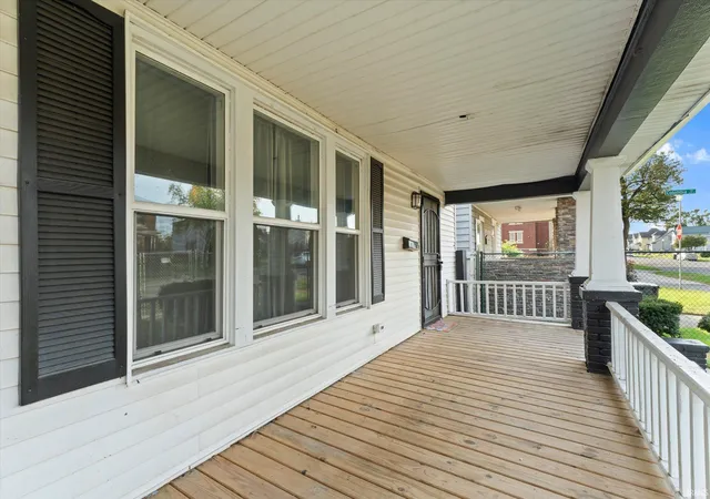Photo 2 of Sale Pending at 406 E Broadway St, South Bend, IN 46601 | MLS# 202625679 | Listing updated on 2026-10-21