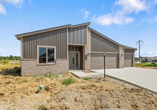 Photo 3 of Manufactured home for sale at 1446 Paradise Cay Cvs, Fort Wayne, IN 46818 | MLS# 202625875 | Listing updated on 2026-09-08