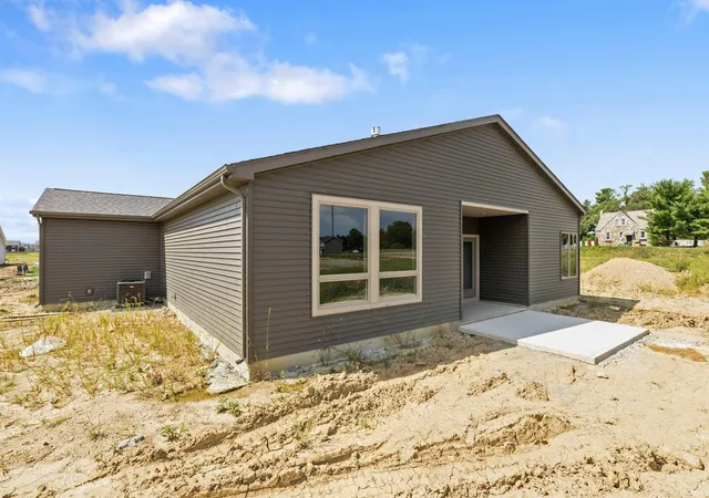 Photo 3 of Manufactured home for sale at 1446 Paradise Cay Cvs, Fort Wayne, IN 46818 | MLS# 202625875 | Listing updated on 2026-09-08