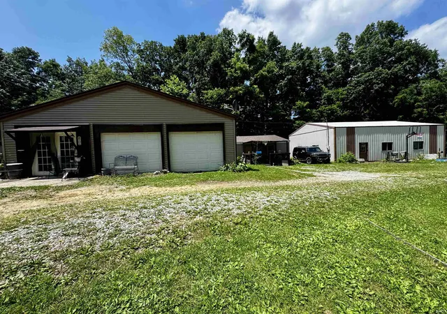 Photo 3 of Manufactured home for sale at 4005 Texas Pike Rd, Spencer, IN 47460 | MLS# 202626517 | Listing updated on 2026-09-08