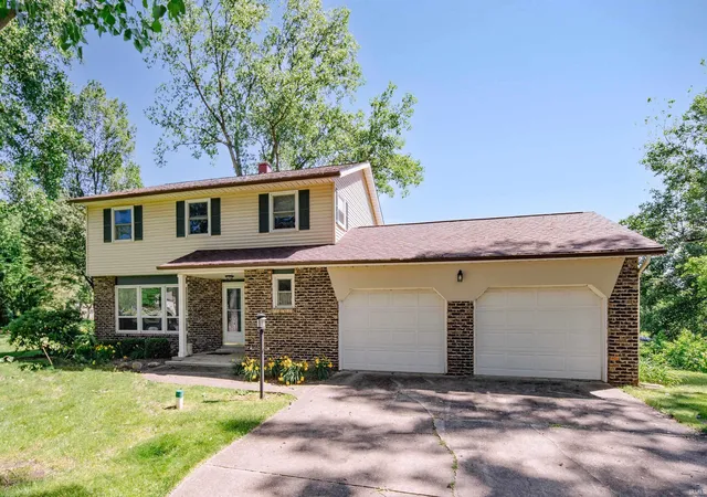 Photo 2 of Manufactured home for sale at 17971 Tollview Dr, South Bend, IN 46635 | MLS# 202626776 | Listing updated on 2026-09-23