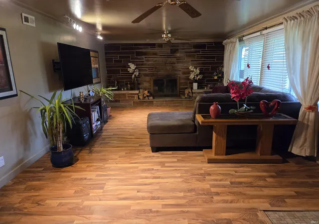 Photo 2 of Manufactured home for sale at 3108 E Winwood Dr, Muncie, IN 47303 | MLS# 202627363 | Listing updated on 2026-10-23