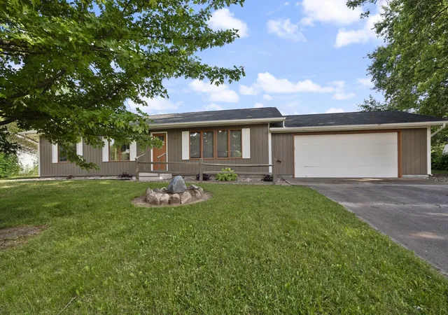 Manufactured home for sale at 806 Sharon St, Winona Lake, IN 46590 | MLS# 202627494