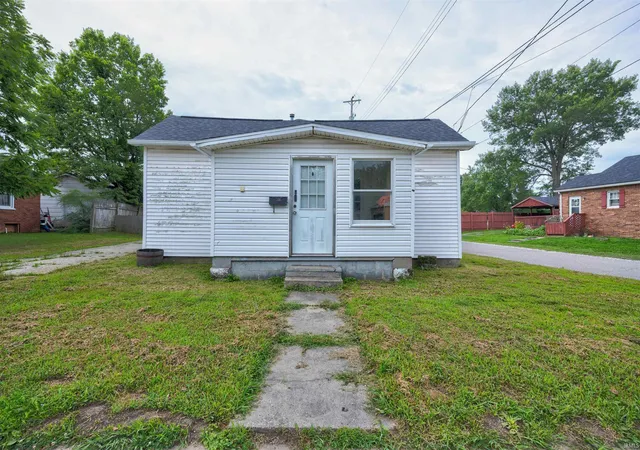Photo 2 of Manufactured home for sale at 901 E State St, Princeton, IN 47670 | MLS# 202627745 | Listing updated on 2026-09-06