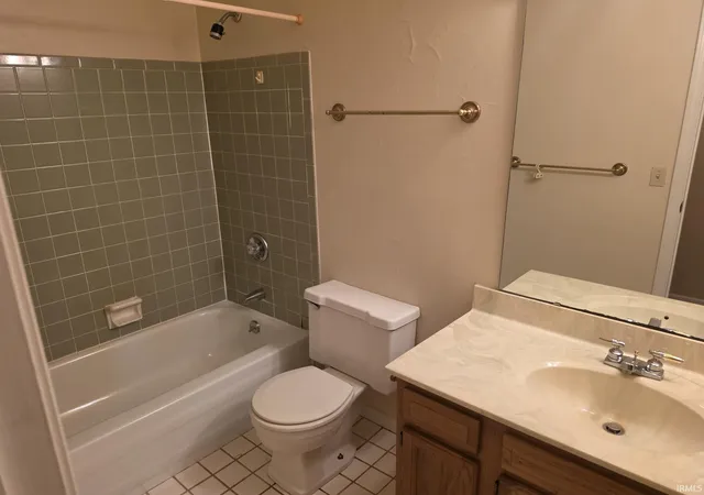 Photo 4 of Manufactured home for sale at 2925 E Bronswood Dr, Logansport, IN 46947 | MLS# 202627886 | Listing updated on 2026-10-23