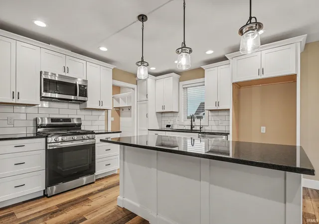Photo 4 of Manufactured home for sale at 1170 Blackstone Blvd, Nappanee, IN 46550 | MLS# 202628065 | Listing updated on 2026-09-04