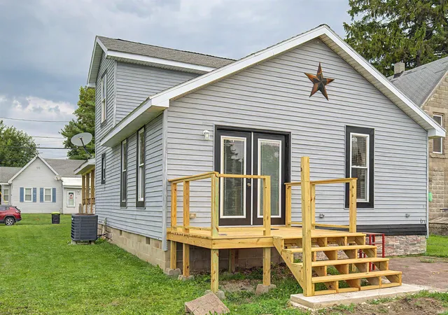 Photo 4 of Manufactured home for sale at 1523 Sabine St, Huntington, IN 46750 | MLS# 202628195 | Listing updated on 2026-09-04