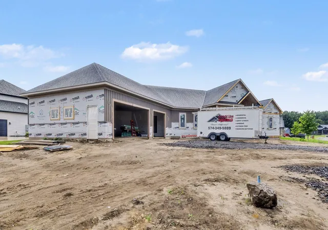 Photo 3 of Manufactured home for sale at 18416 Donegal Dr, South Bend, IN 46637 | MLS# 202629217 | Listing updated on 2026-10-23