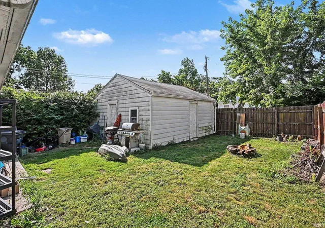 Photo 3 of Manufactured home for sale at 1344 E Bowman St, South Bend, IN 46613 | MLS# 202629636 | Listing updated on 2026-10-16