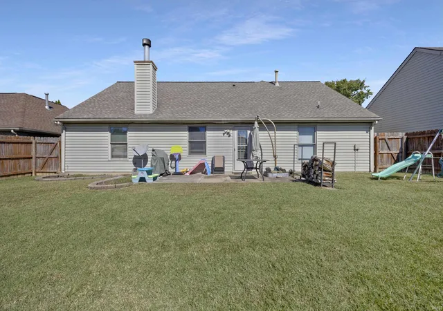 Photo 2 of Sale Pending at 3805 Pine Needle Point, Evansville, IN 47715 | MLS# 202629757 | Listing updated on 2026-10-21