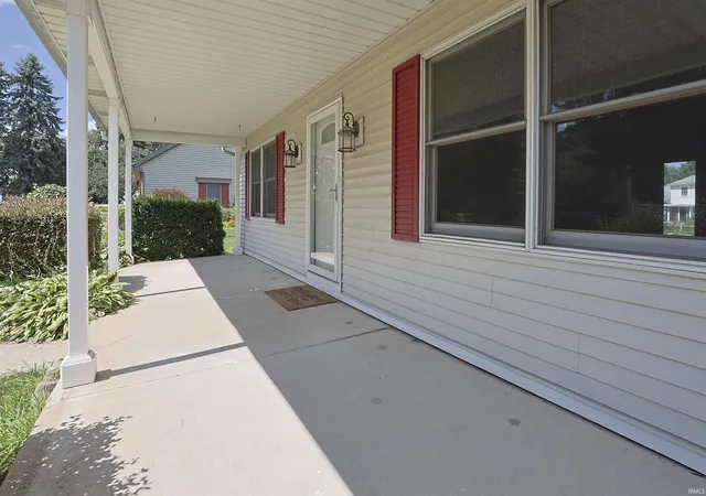 Photo 3 of Sale Pending at 52026 Larkspur Cir, Granger, IN 46530 | MLS# 202629872 | Listing updated on 2026-09-15
