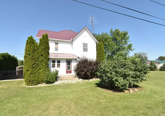 Photo 1 of Manufactured home for sale at 402 N Old Us Hwy 41, Boswell, IN 47921 | MLS# 202630263 | Listing updated on 2026-10-09