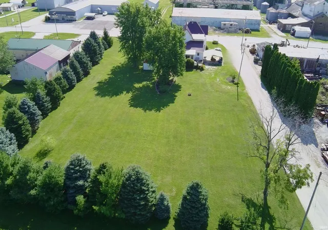 Photo 3 of Manufactured home for sale at 402 N Old Us Hwy 41, Boswell, IN 47921 | MLS# 202630263 | Listing updated on 2026-10-09