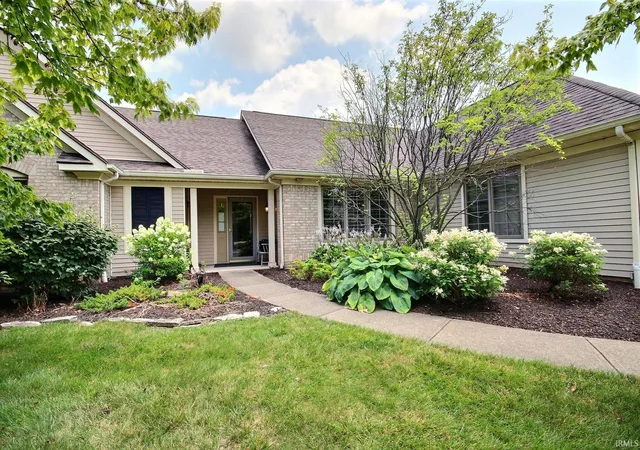 Photo 1 of Sale Pending at 2933 Cunningham Dr, Fort Wayne, IN 46804 | MLS# 202630500 | Listing updated on 2026-10-02