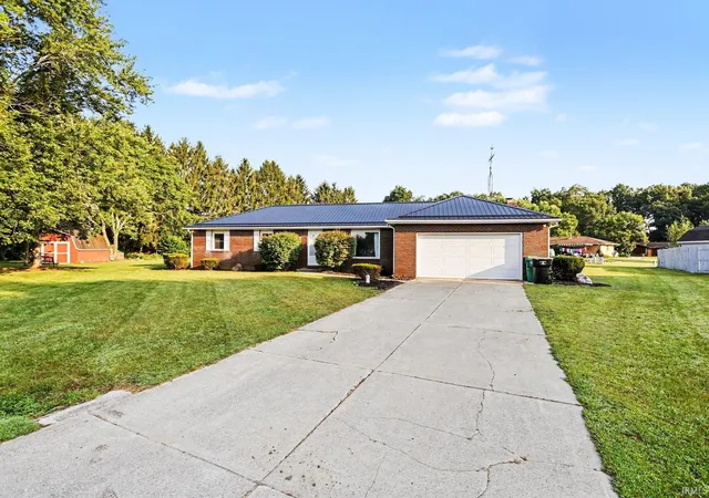 Photo 3 of Manufactured home for sale at 57161 Clona Ct, South Bend, IN 46619 | MLS# 202630767 | Listing updated on 2026-09-25