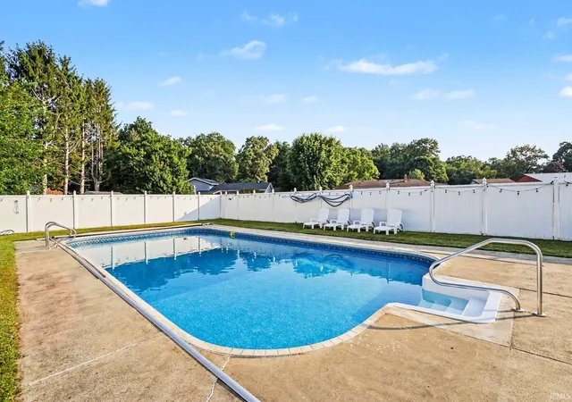 Photo 4 of Manufactured home for sale at 57161 Clona Ct, South Bend, IN 46619 | MLS# 202630767 | Listing updated on 2026-09-25