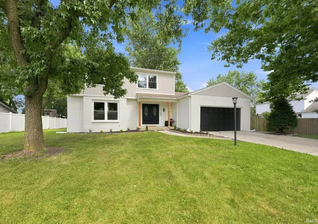 Photo 1 of Sale Pending at 11122 Shalimar Dr, Fort Wayne, IN 46845 | MLS# 202630809 | Listing updated on 2026-09-21