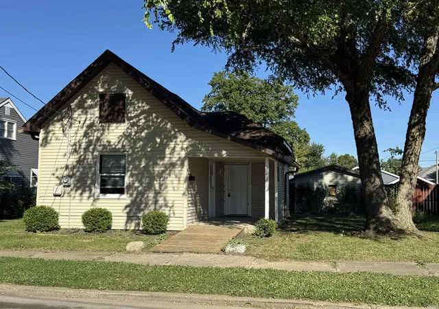 Photo 2 of Manufactured home for sale at 1051 John St, Frankfort, IN 46041 | MLS# 202630896 | Listing updated on 2026-09-08