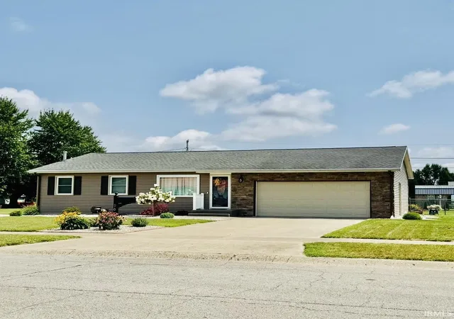 Photo 1 of Manufactured home for sale at 909 Clover St, Rochester, IN 46975 | MLS# 202631125 | Listing updated on 2026-09-30