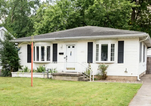 Photo 2 of Manufactured home for sale at 1807 N Saint James Blvd, Evansville, IN 47711 | MLS# 202631444 | Listing updated on 2026-10-06