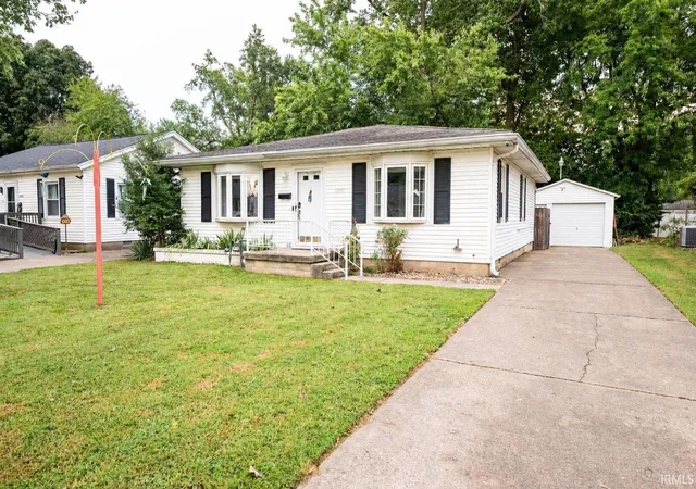 Photo 3 of Manufactured home for sale at 1807 N Saint James Blvd, Evansville, IN 47711 | MLS# 202631444 | Listing updated on 2026-10-06
