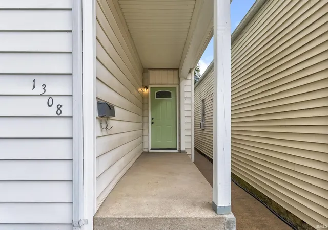 Photo 3 of Manufactured home for sale at 1308 E Walnut St, Evansville, IN 47714 | MLS# 202631544 | Listing updated on 2026-09-06