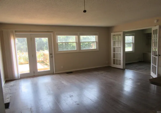 Photo 4 of Sale Pending at 1036 N Lincoln Rd, Peru, IN 46970 | MLS# 202631584 | Listing updated on 2026-09-09