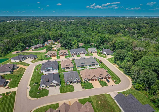 Photo 4 of Sale Pending at 12422 Browning Manor Cir, Evansville, IN 47725 | MLS# 202632085 | Listing updated on 2026-09-27