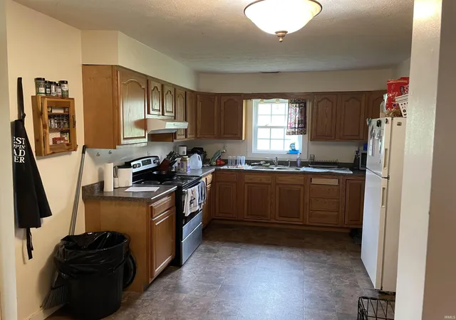 Photo 3 of Manufactured home for sale at 5421 N Riverside Rd, Attica, IN 47918 | MLS# 202632095 | Listing updated on 2026-09-22
