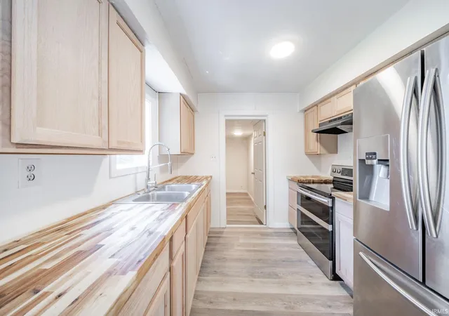 Photo 2 of Manufactured home for sale at 107 E Berkley Ave, Muncie, IN 47303 | MLS# 202632344 | Listing updated on 2026-09-17