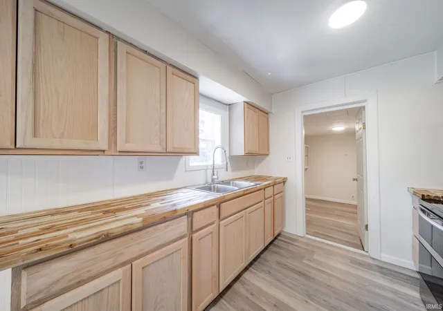 Photo 3 of Manufactured home for sale at 107 E Berkley Ave, Muncie, IN 47303 | MLS# 202632344 | Listing updated on 2026-09-17