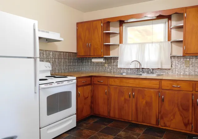 Photo 4 of Manufactured home for sale at 320 20th Street, Bedford, IN 47421 | MLS# 202632691 | Listing updated on 2026-09-12
